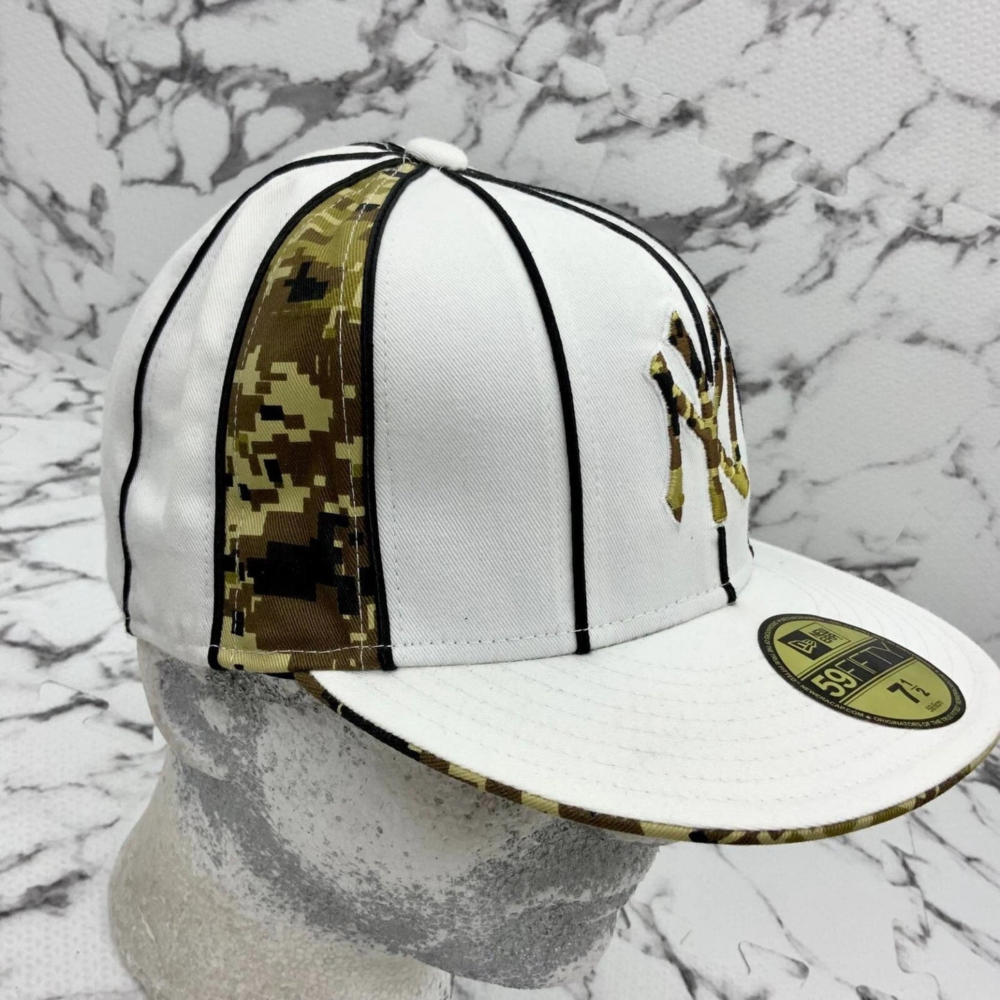 New Era Cap MLB NY Yankees White | Black Pipping | Desert Digital Camo 59FIFTY