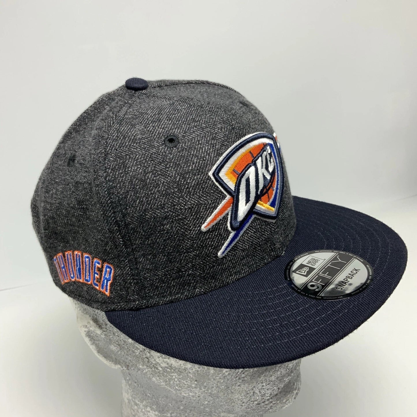New Era Cap NBA Oklahoma City Thunder Charcoal Grey Navy 9FIFTY Snapback Hat