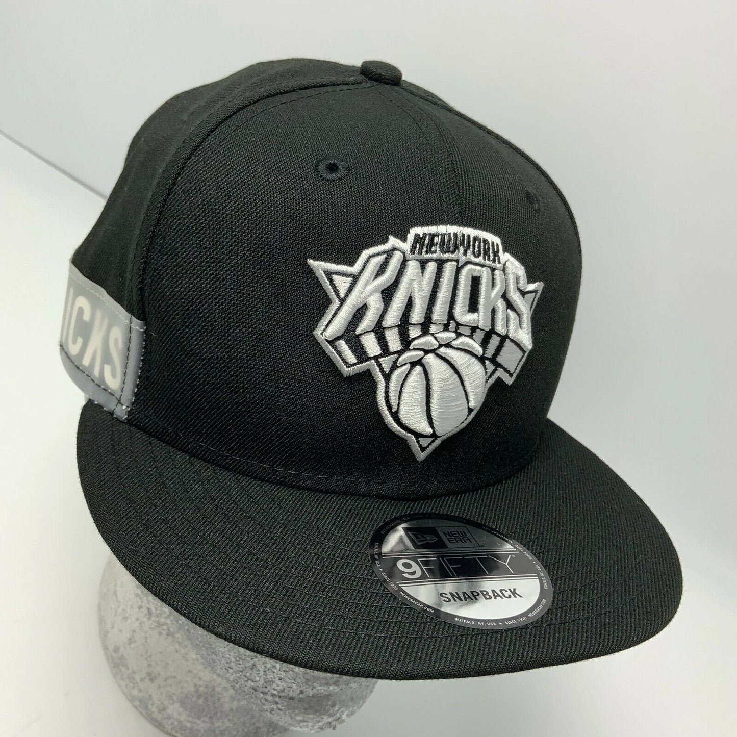 Men's New Era Cap Black | Lt. Grey NY Knicks 9FIFTY NBA