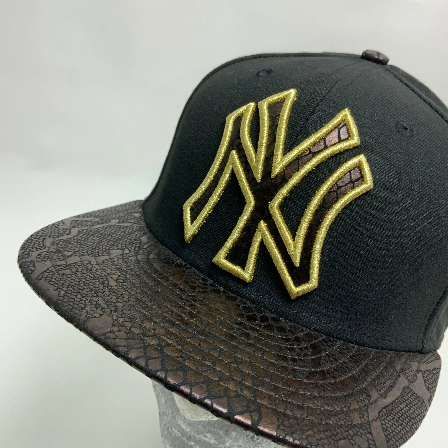 New Era Cap MLB NY Yankees Black Gold Snake Print 59FIFTY Hat