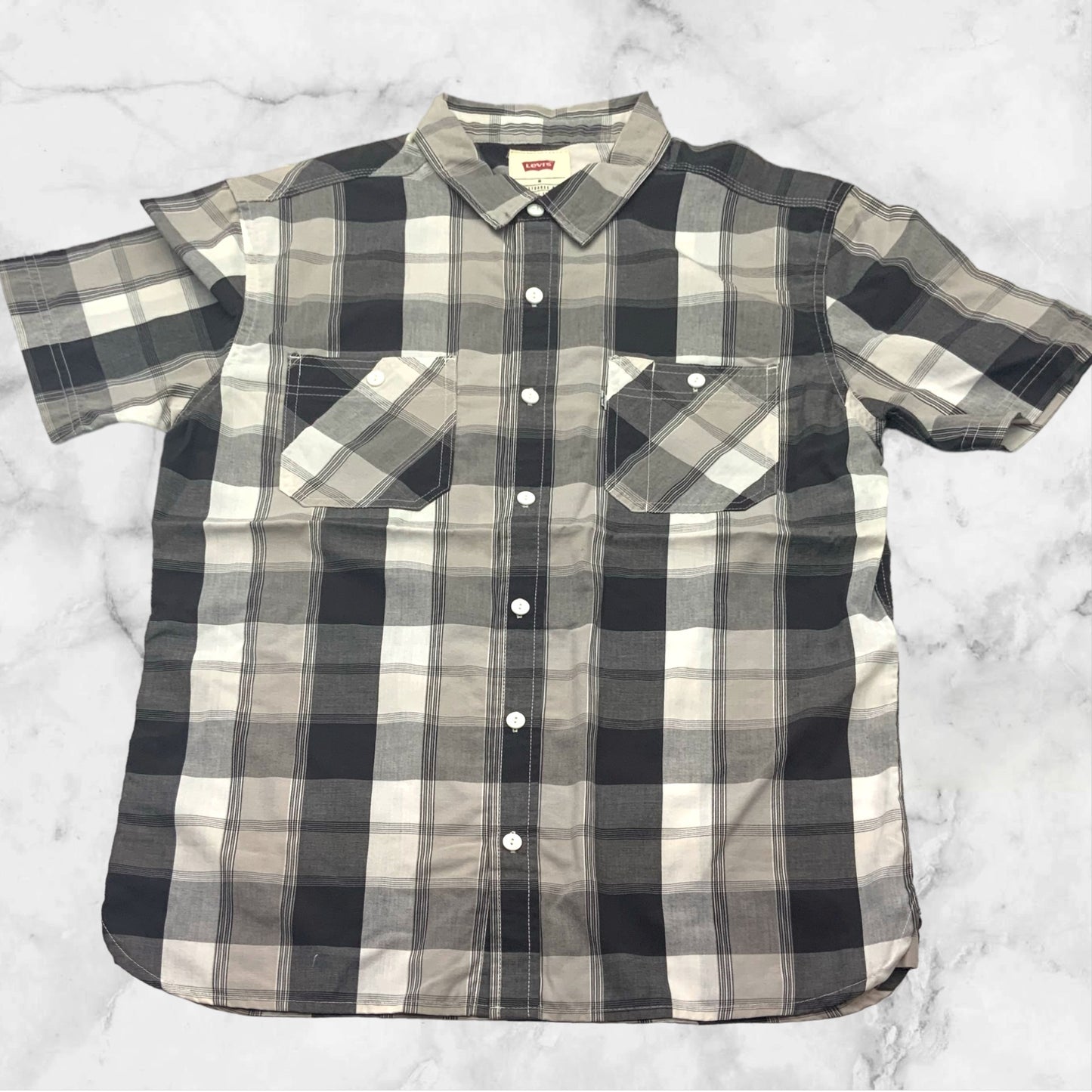 Men's Levi's Grey | Black | White Plaid Button Down S/S Shirt NWT