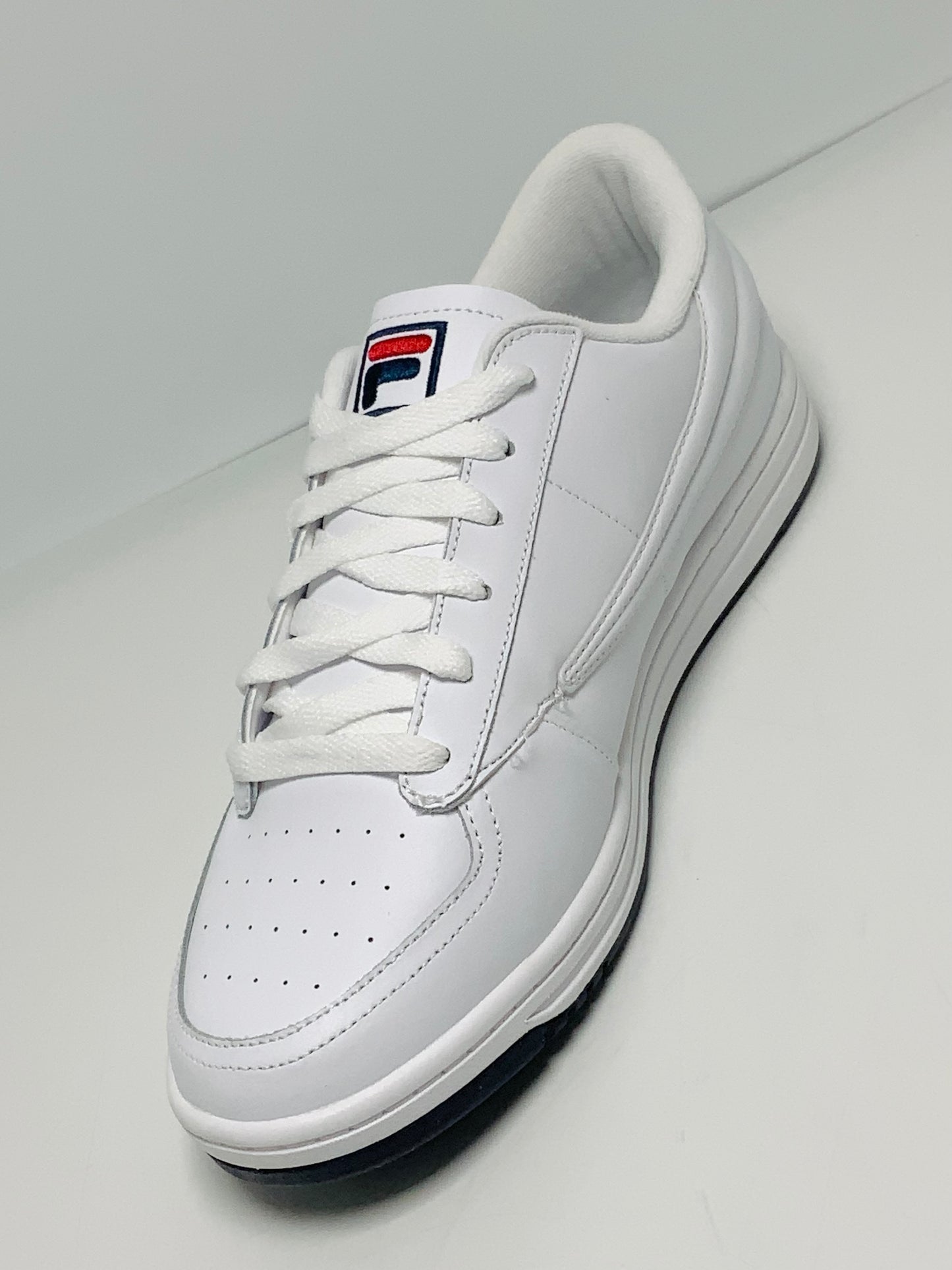 Men’s Fila Tennis 88 White | Navy | Red Sneakers NWT