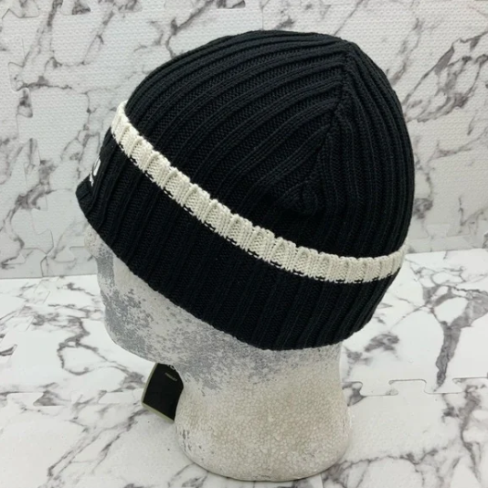 Men's Rocawear Black | White Casual Beanies NWT