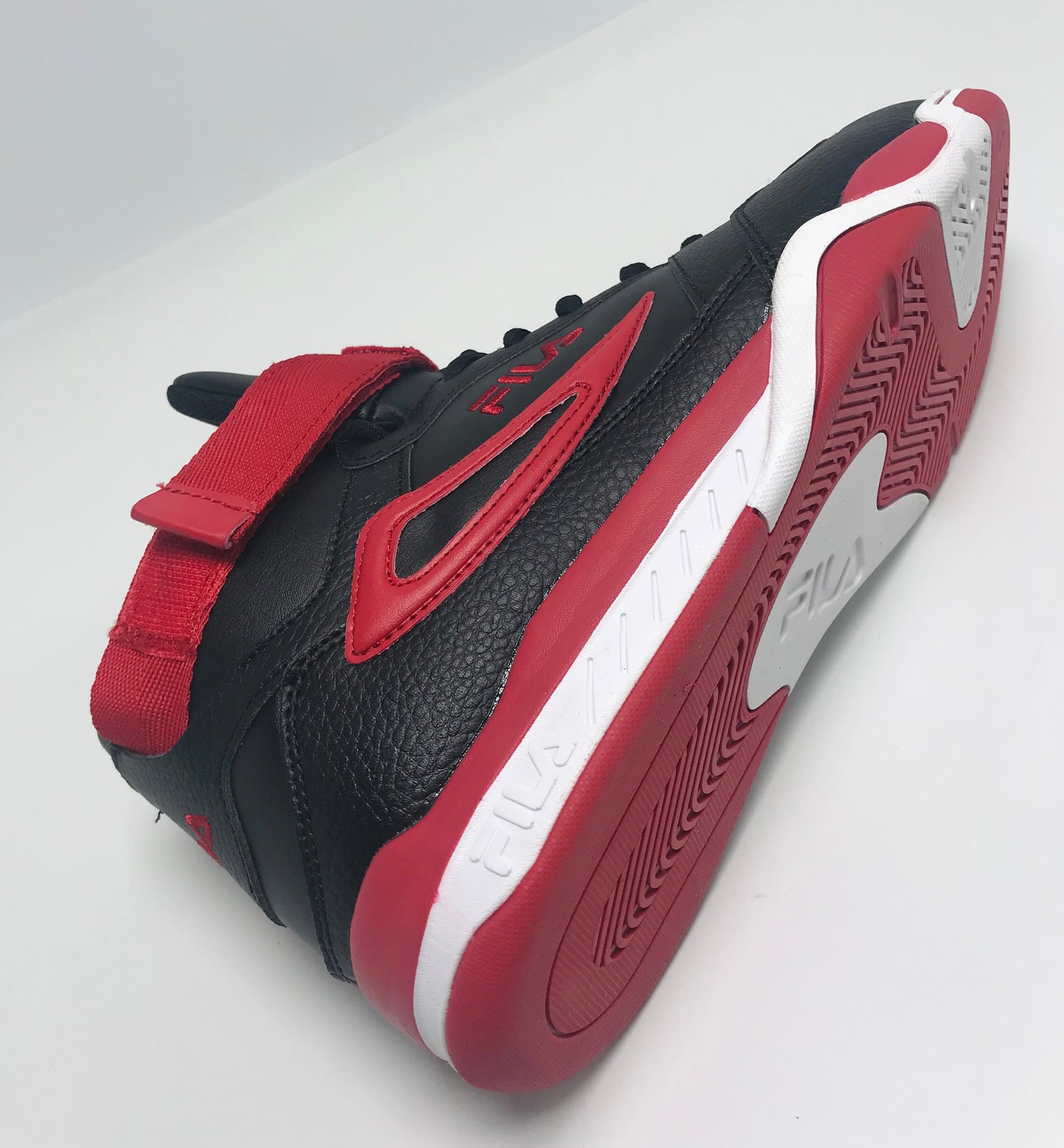 Men's Fila Multiverse Red | Black | White Sneakers NWT