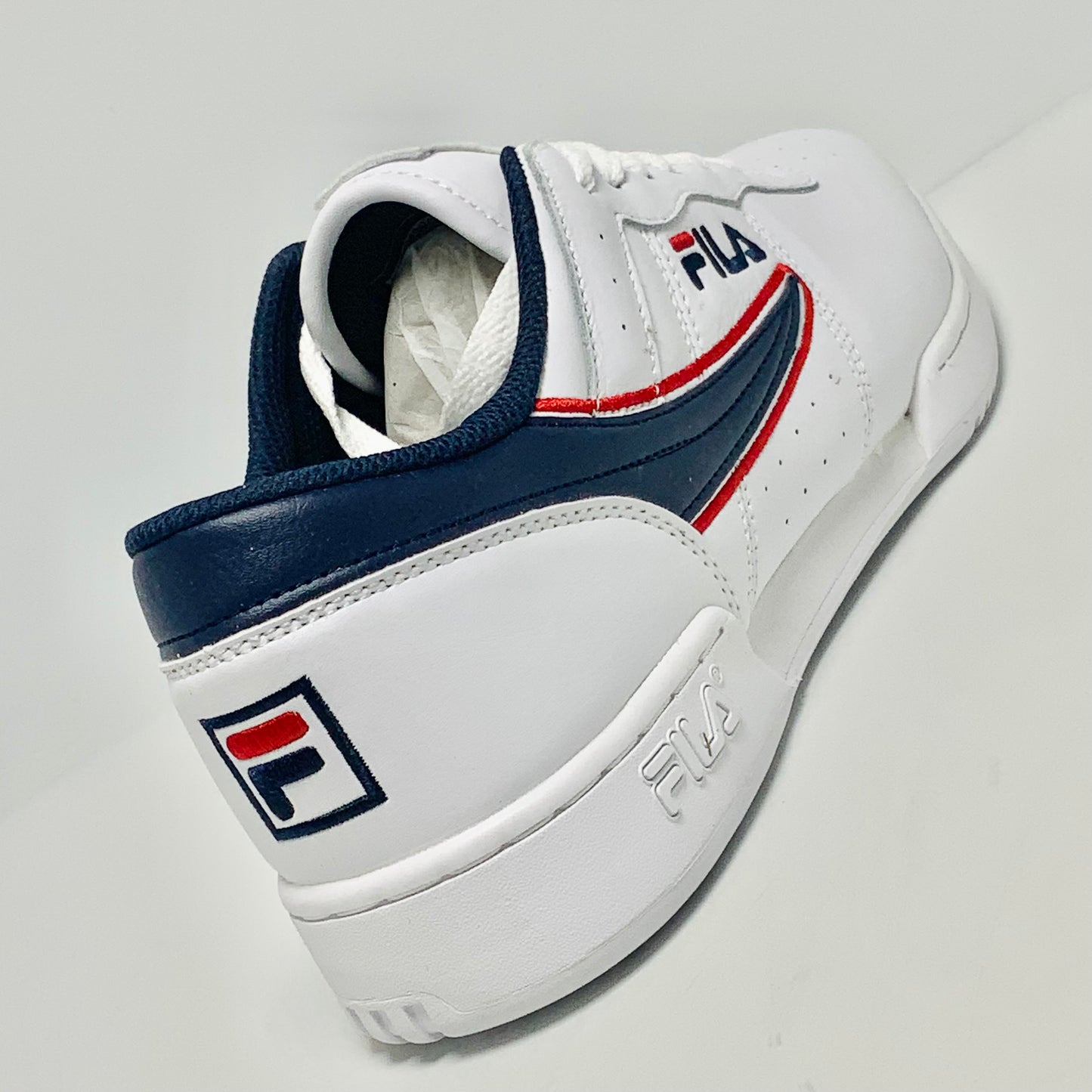 Men’s Fila White Original Fitness Offset Sneakers NWT