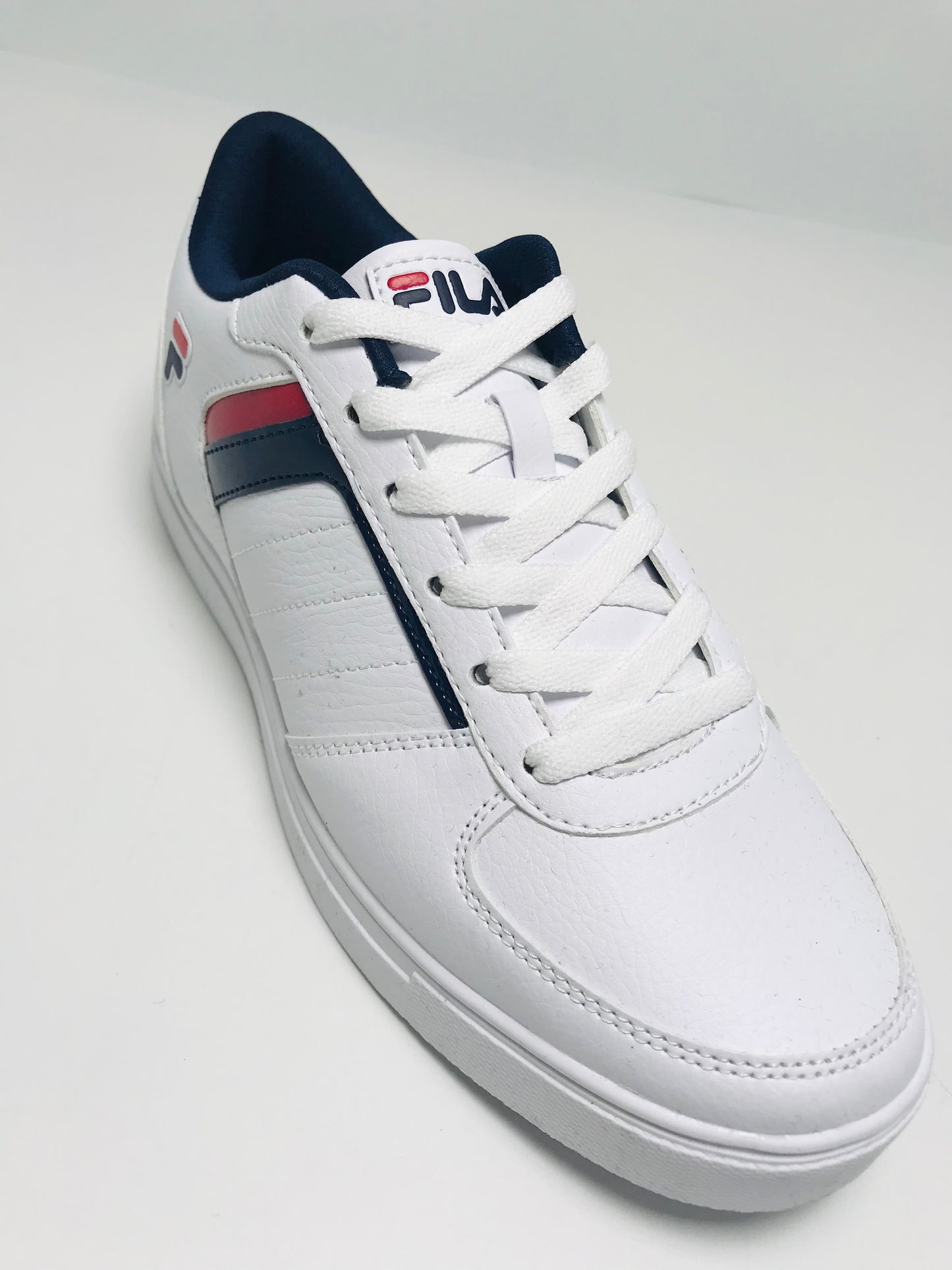 Men's Fila Davenport 4 White | Navy | Red Fashion Sneakers NWT