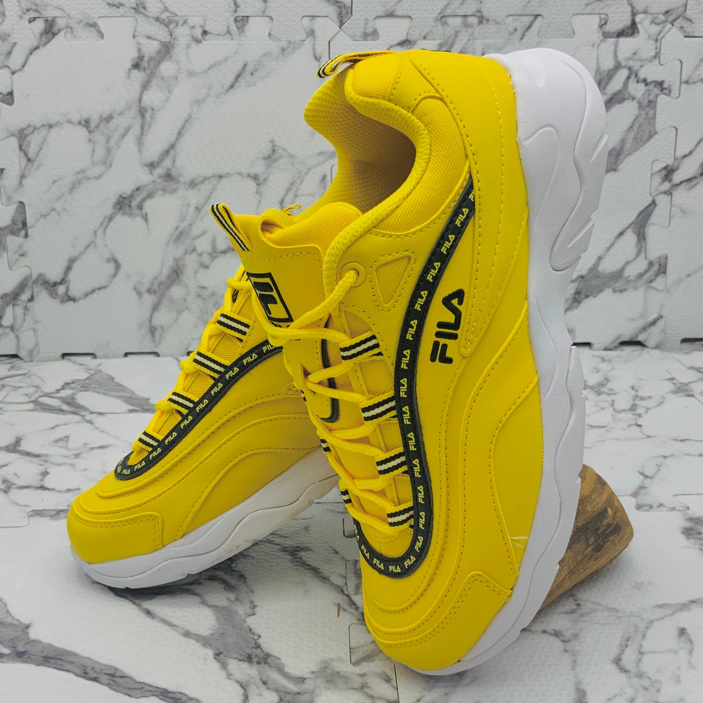 Men’s Fila Ray Repeat Yellow | Black | White Sneakers NWT