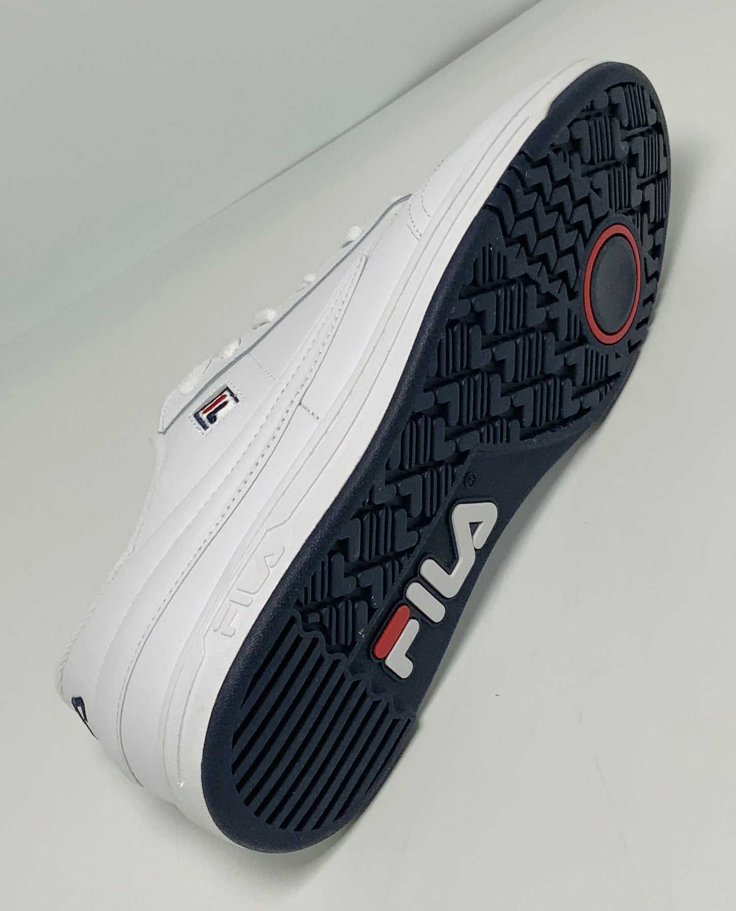 Men’s Fila Tennis 88 White | Navy | Red Sneakers NWT