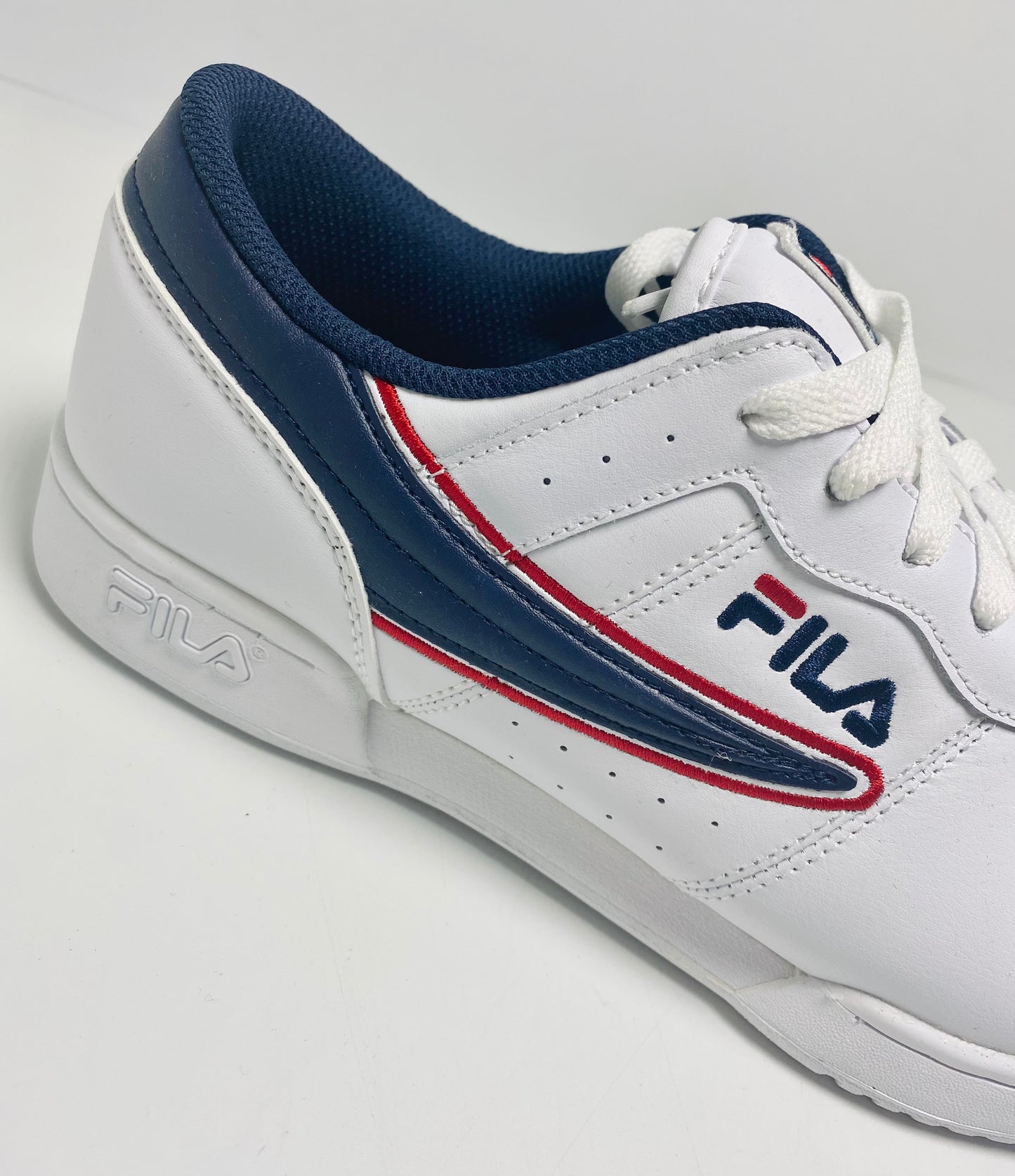 Men’s Fila White Original Fitness Offset Sneakers NWT