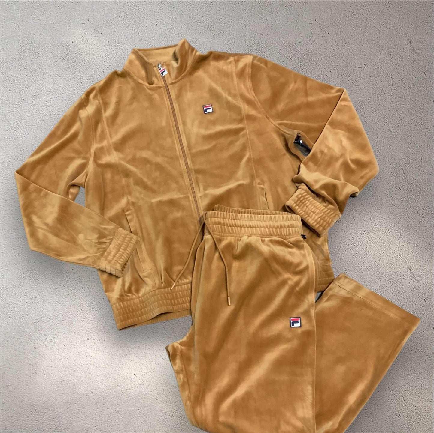 Men’s Fila Solid Wheat Velour Casual Outfit Set Tracksuits NWT