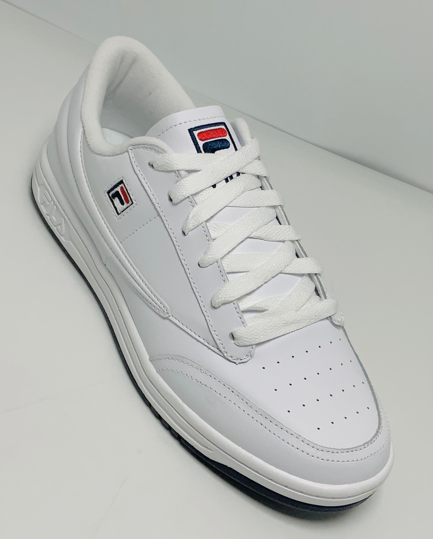 Men’s Fila Tennis 88 White | Navy | Red Sneakers NWT