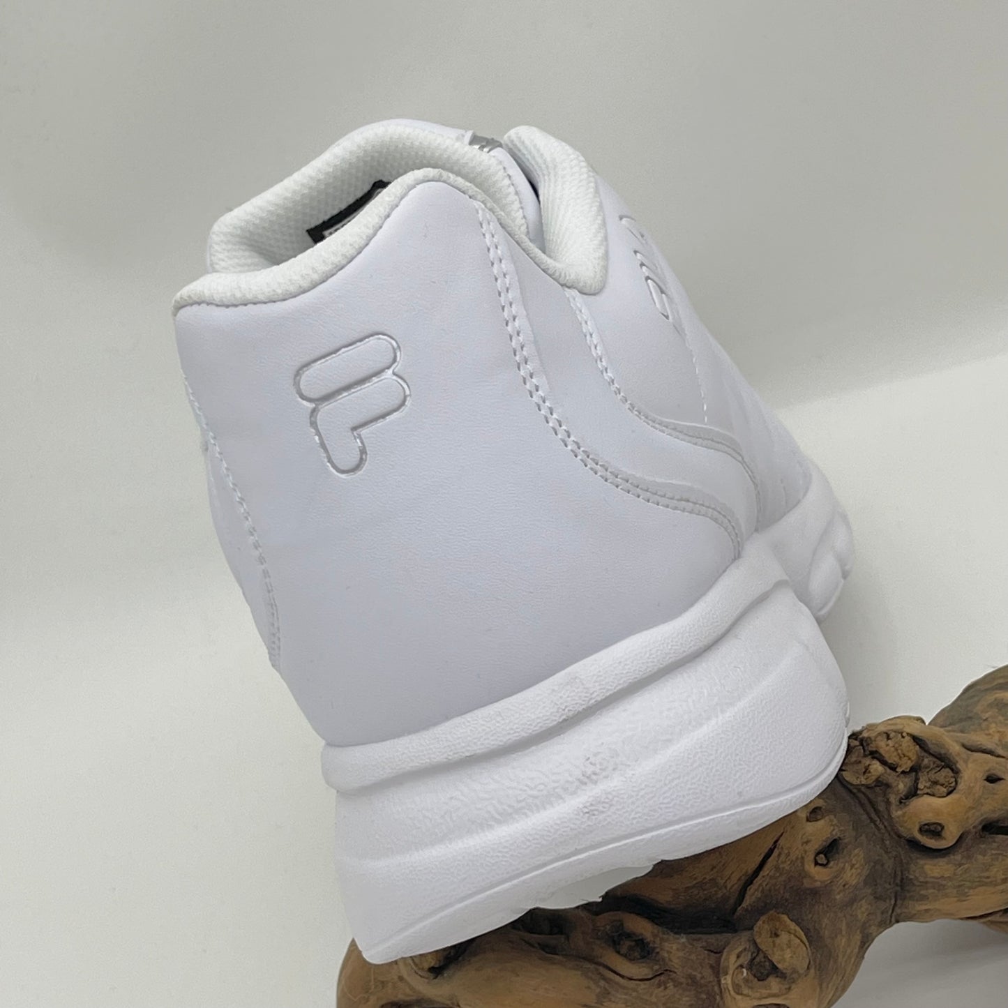 Men’s Fila Fulcrum 3 White Sneakers NWT