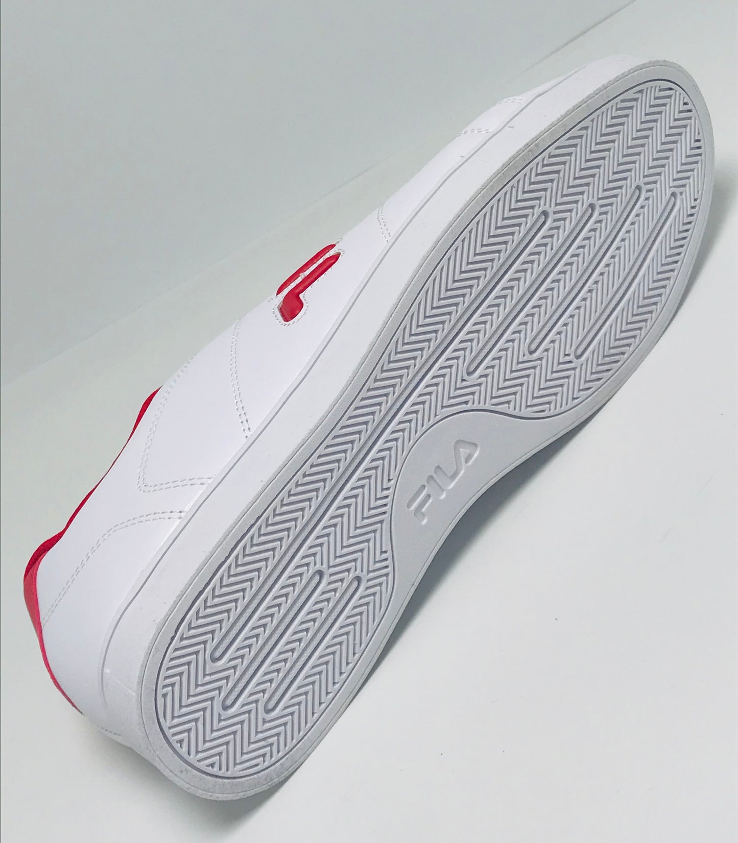 Men's Fila Charleston White | Red Fashion Sneakers NWT