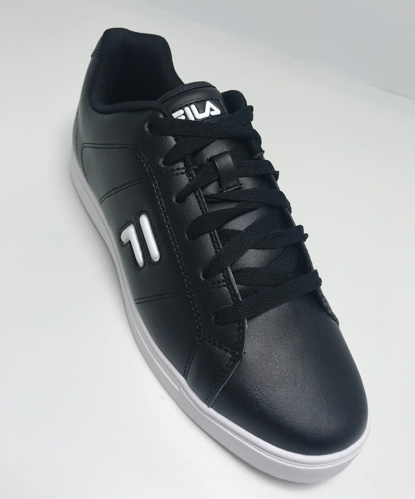 Men's Fila Charleston Black | White Low Top Sneakers NWT