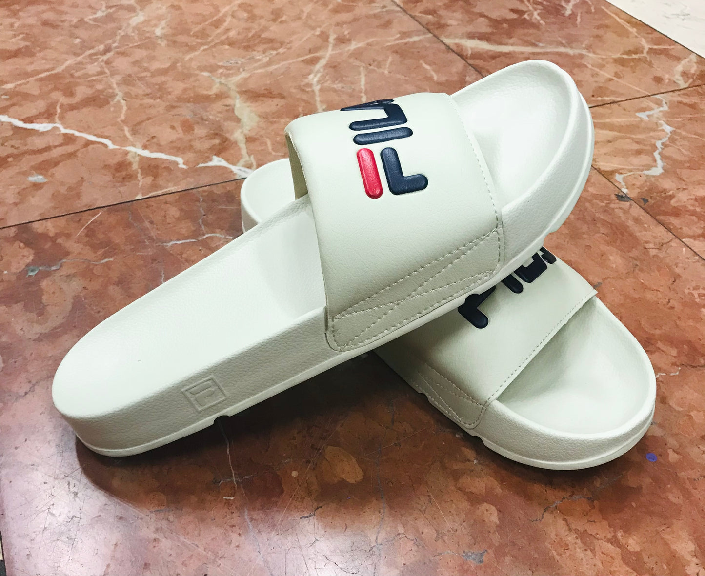 Men’s Fila Drifter Cream Signature Flip Flops NWT