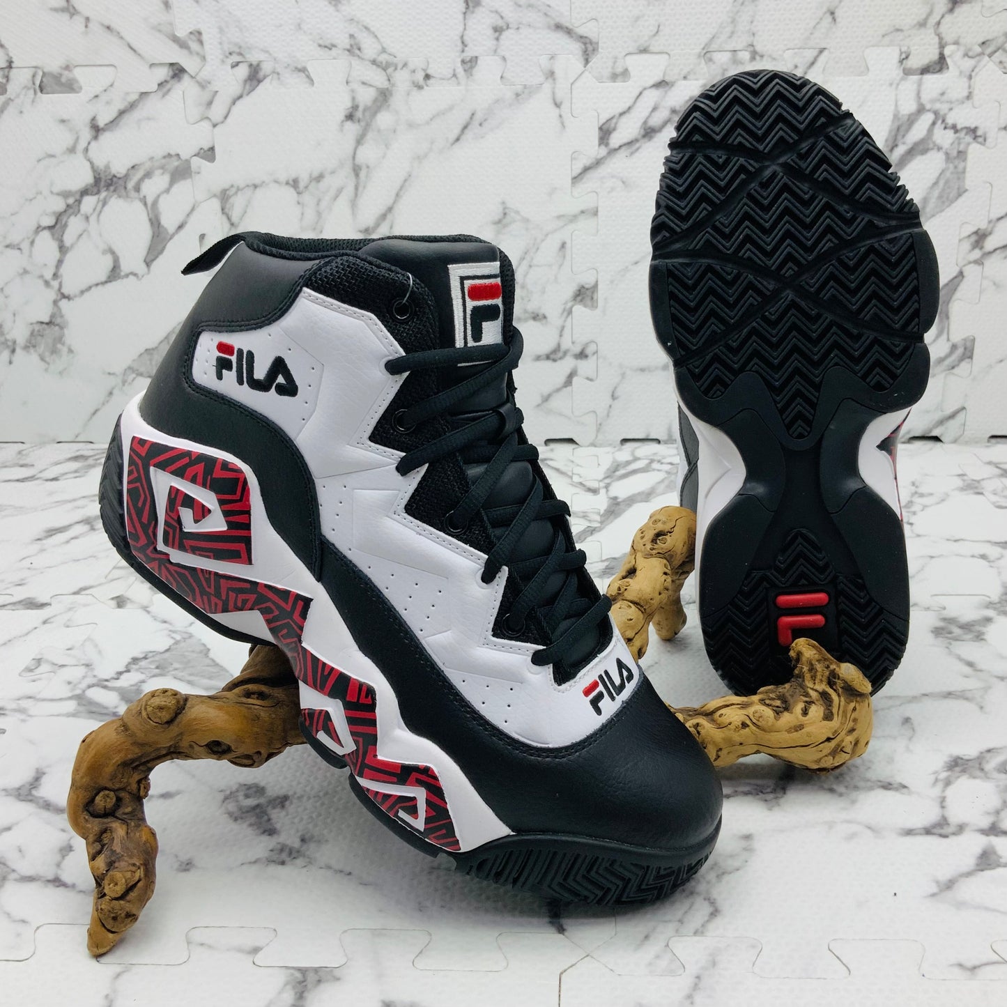 Men’s Fila MB Black | White | Red Sneakers NWT