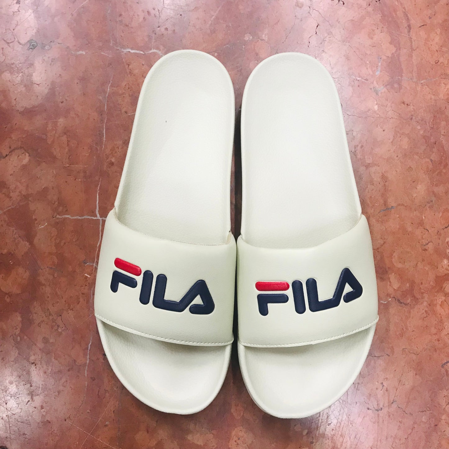 Men’s Fila Drifter Cream Signature Flip Flops NWT