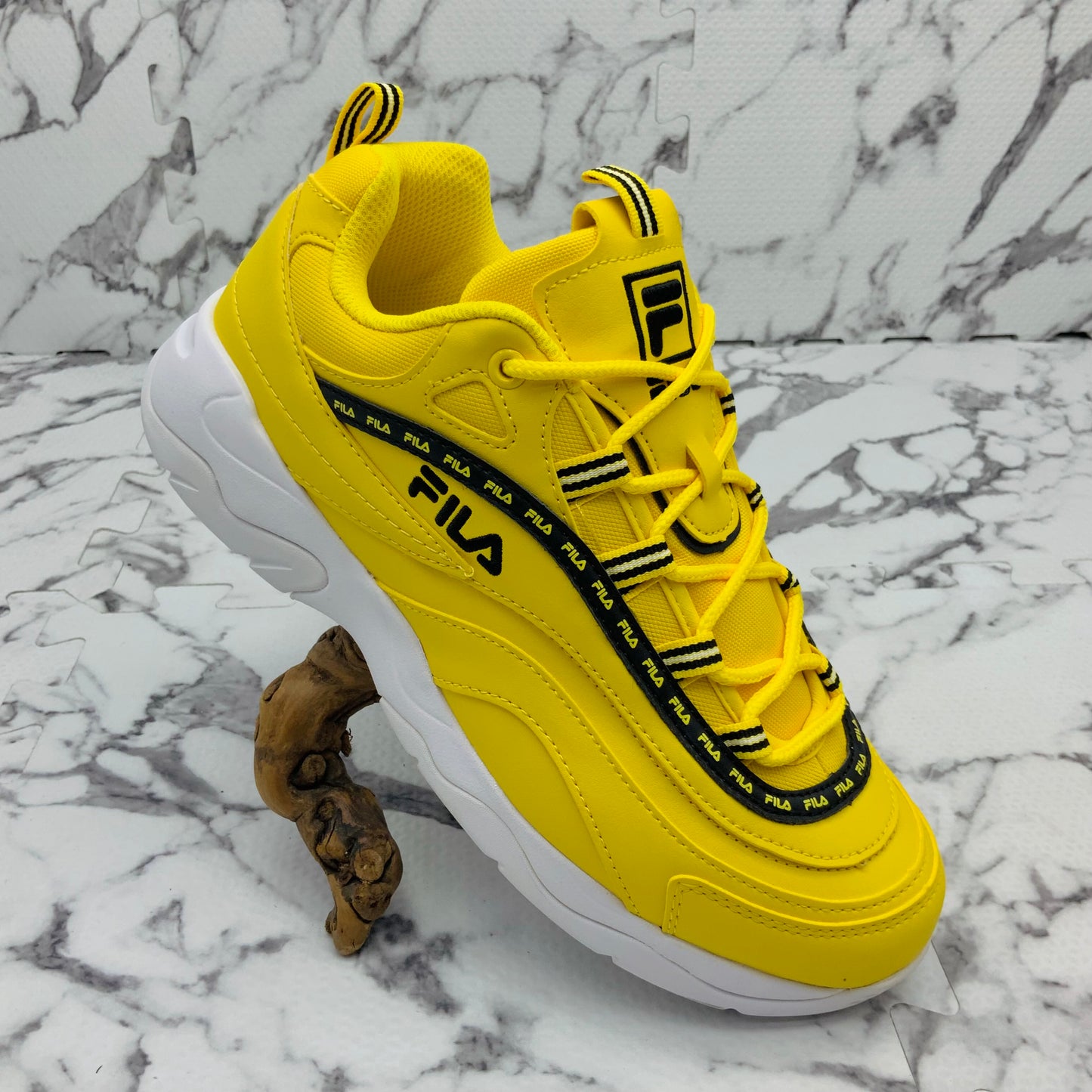 Men’s Fila Ray Repeat Yellow | Black | White Sneakers NWT