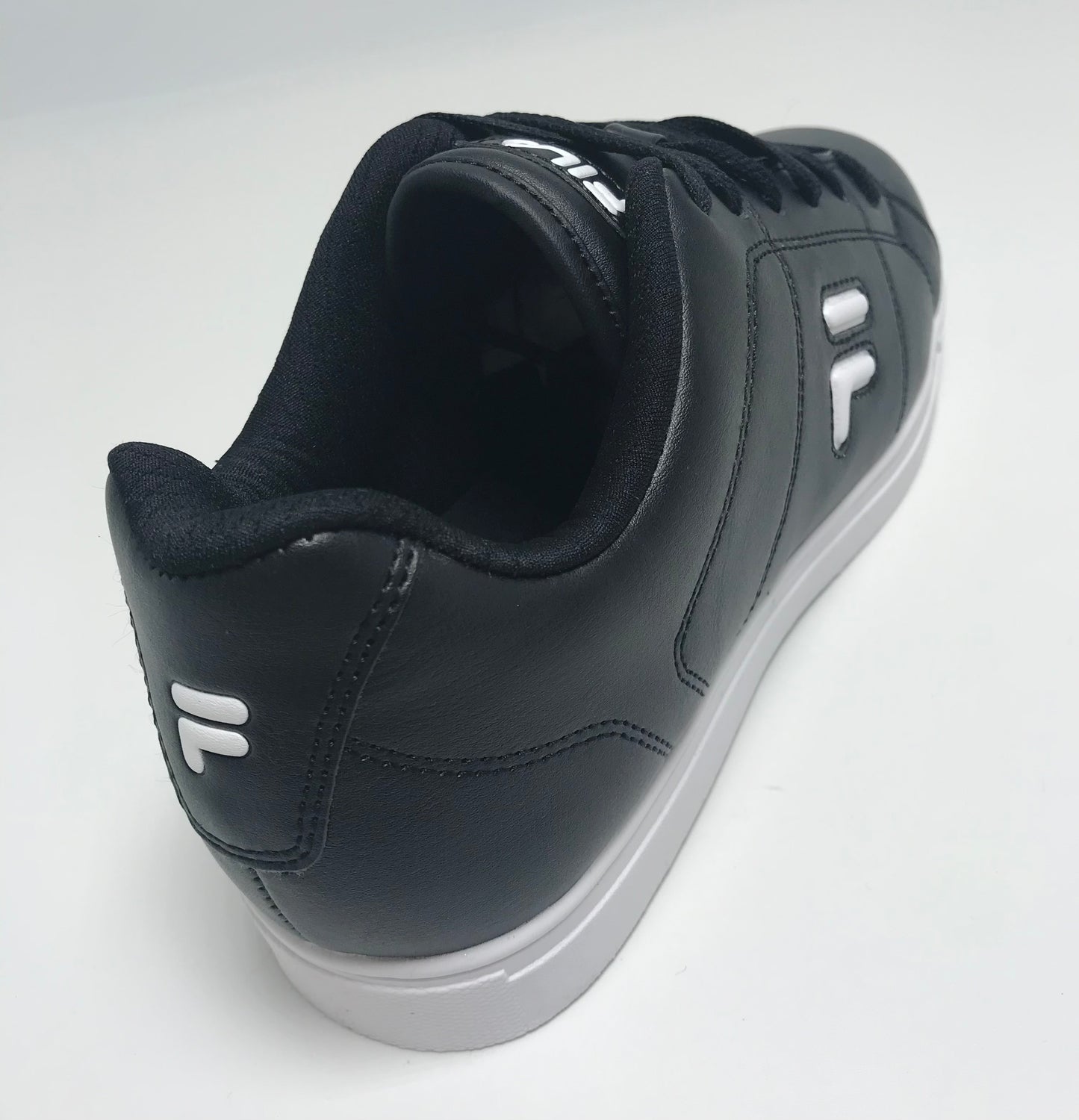 Men's Fila Charleston Black | White Low Top Sneakers NWT