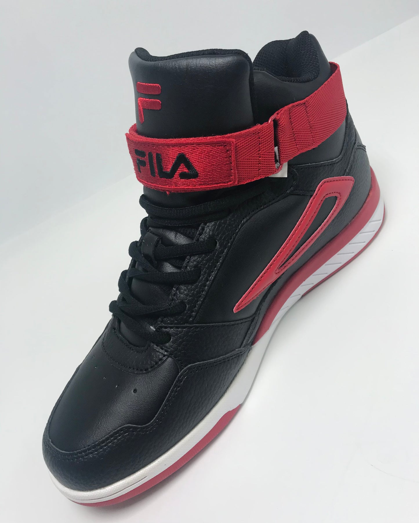 Men's Fila Multiverse Red | Black | White Sneakers NWT