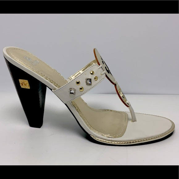 Women's Dereon White Vixen Sandal NWT