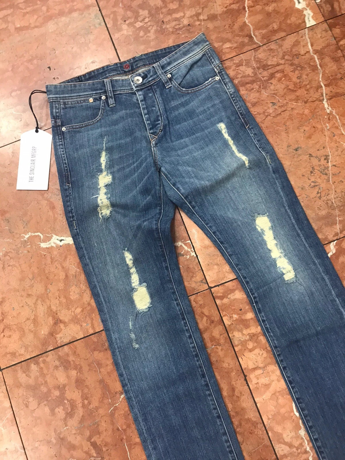 Men's Sinclair Medium Blue Ripped Fashion Denim Pants NWT