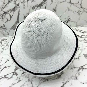 Men's Kangol Tropic Wide Brim Stripe White | Black Casual Hat NWT