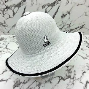 Men's Kangol Tropic Wide Brim Stripe White | Black Casual Hat NWT