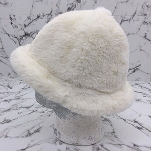 Men's Kangol Off White Faux Fur Fuzzy Casual Bucket Hat NWT