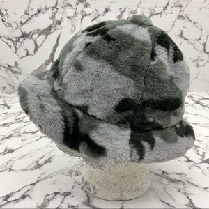 Men's Kangol Grey Camo Faux Fur Fuzzy Casual Bucket Hat NWT